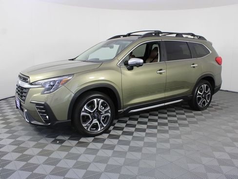Used 2023 Subaru Ascent Touring AWD/4WD image 2