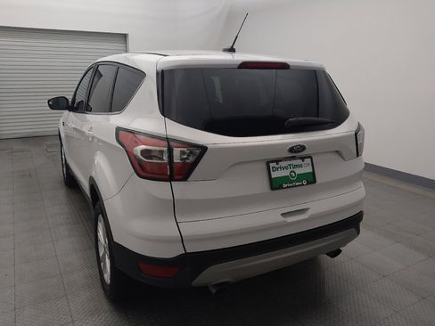 Used 2017 Ford Escape SE image 6