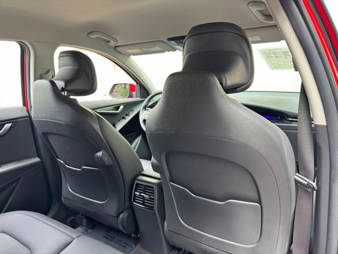 Used 2024 Kia Niro EX FWD image 34