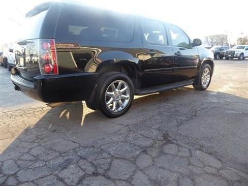 Used 2014 GMC Yukon XL Denali image 6