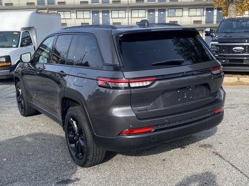 Used 2023 Jeep Grand Cherokee Altitude image 5