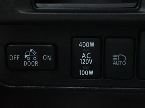Used 2019 Toyota Tacoma TRD Sport AWD/4WD image 19