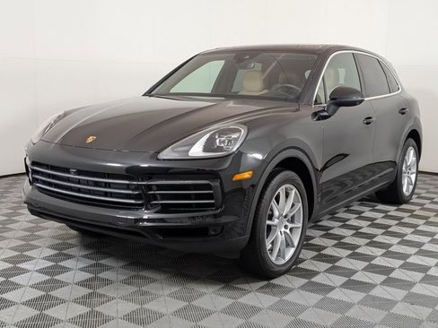 Used 2023 Porsche Cayenne image 1