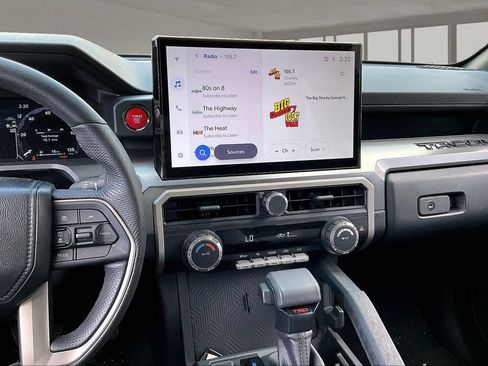 Used 2024 Toyota Tacoma TRD Off-Road AWD/4WD image 10