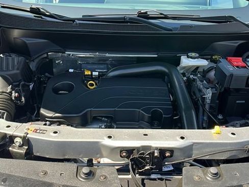 Used 2025 Chevrolet Equinox LT FWD image 12