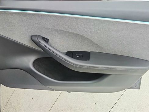 Used 2025 Tesla Model 3 Long Range image 22