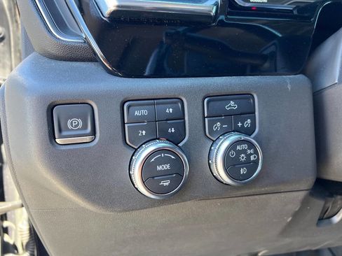 Used 2022 GMC Sierra 1500 Elevation w/ LPO, Elevation Black Package AWD/4WD image 9