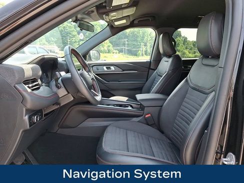 Used 2025 Ford Explorer ST-Line w/ ST-Line Street Pack AWD/4WD image 2