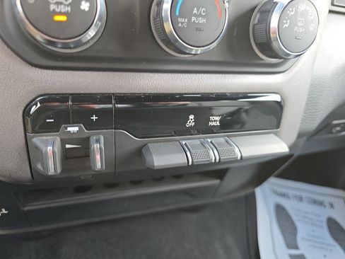 Used 2024 RAM 2500 Big Horn image 27