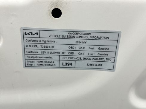 Used 2024 Kia Telluride LX FWD image 19