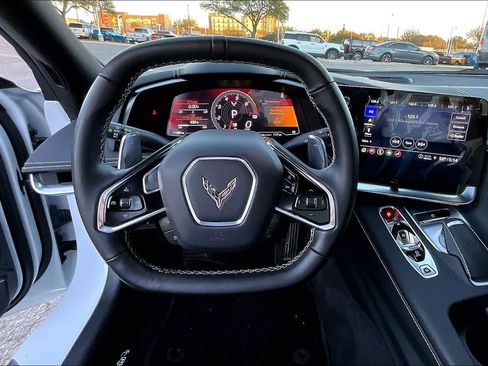 Used 2022 Chevrolet Corvette Stingray Coupe w/ Z51 Performance Package image 5