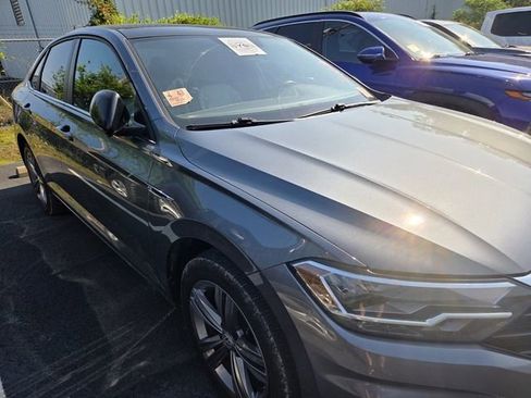 Used 2019 Volkswagen Jetta R-Line FWD image 4