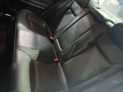 Used 2019 Chrysler 300 Limited RWD image 7