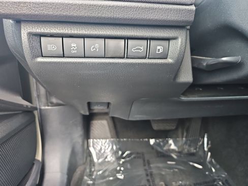 Used 2025 Toyota Camry LE FWD image 23