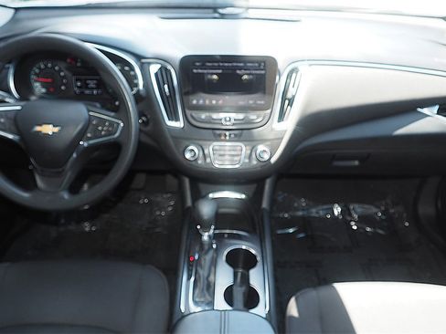 Used 2021 Chevrolet Malibu LT image 23