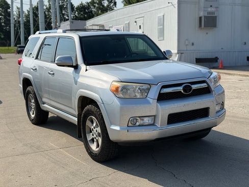 Used 2013 Toyota 4Runner SR5 w/ Premium Pkg AWD/4WD image 4