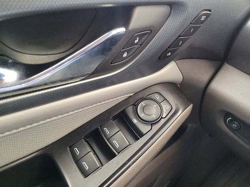 Used 2018 Chevrolet Traverse Premier w/ Driver Confidence II Package FWD image 27
