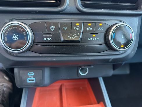 Used 2024 Ford Maverick XLT image 12