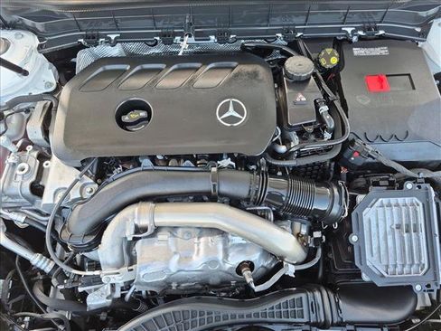 Certified 2025 Mercedes-Benz GLB 250 image 22
