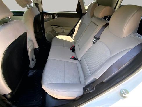 Used 2021 Kia Soul EX FWD image 18