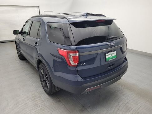 Used 2017 Ford Explorer XLT w/ Equipment Group 202A FWD image 5