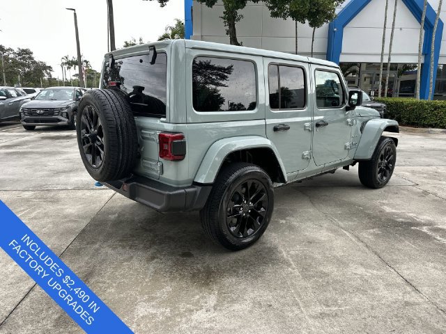 Used 2024 Jeep Wrangler Unlimited Sahara AWD/4WD image 38