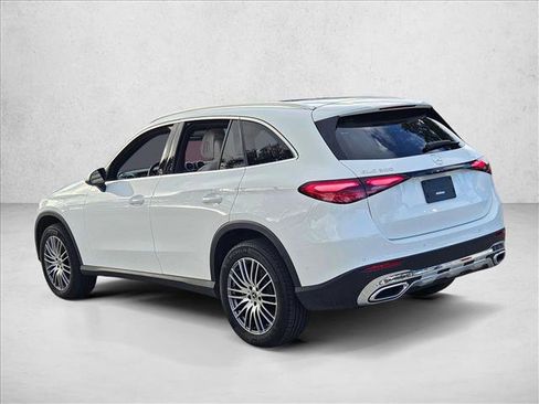 Used 2025 Mercedes-Benz GLC 300 image 8