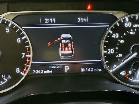 Used 2024 Nissan Pathfinder SL w/ SL Premium Package image 9