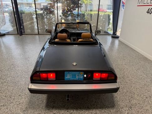 Used 1988 Alfa Romeo Spider Veloce RWD image 6