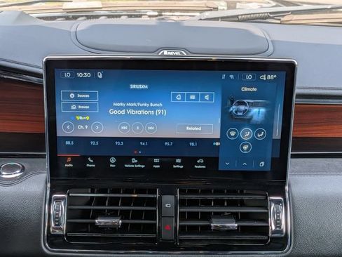 Used 2023 Lincoln Navigator Reserve AWD/4WD image 21
