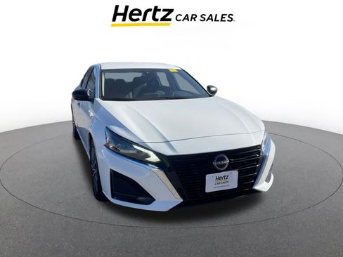 Used 2025 Nissan Altima 2.5 SV image 1