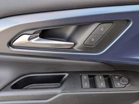 Used 2024 Chevrolet Equinox EV LT image 16