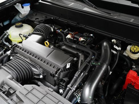 New 2026 Ford Maverick XLT w/ XLT Luxury Package AWD/4WD image 34