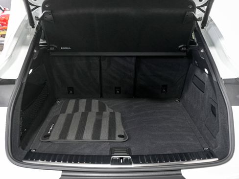 Used 2024 Porsche Cayenne w/ Premium Package Plus image 50