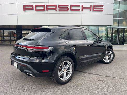 Certified 2025 Porsche Macan image 11