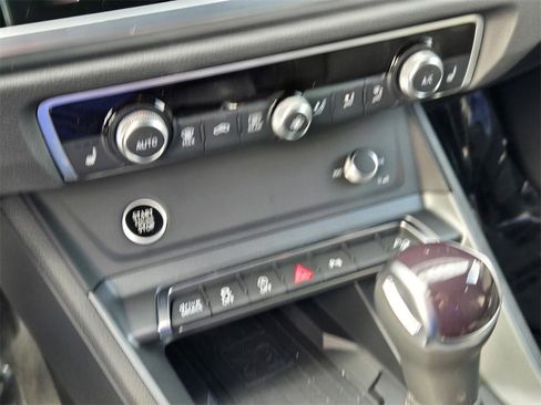 New 2025 Audi Q3 2.0T Premium image 23