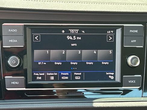 Used 2024 Volkswagen Jetta S image 59