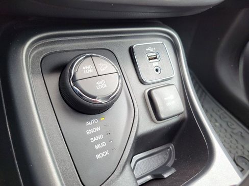 Used 2019 Jeep Compass Trailhawk image 33