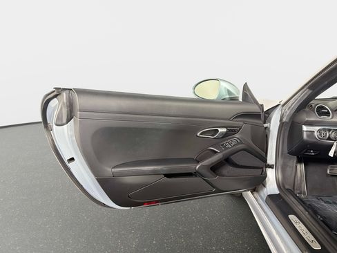 Used 2017 Porsche 718 Boxster S RWD image 23