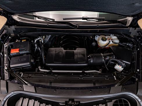 Used 2025 GMC Yukon XL Denali image 32