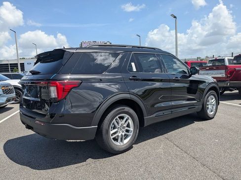 New 2026 Ford Explorer Active RWD image 4