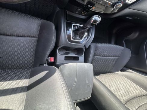 Used 2017 Nissan Rogue S w/ S Appearance Package image 24