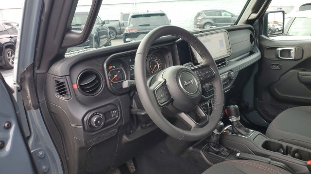 Used 2026 Jeep Wrangler Unlimited Rubicon AWD/4WD image 8