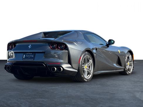 Used 2022 Ferrari 812 GTS image 3