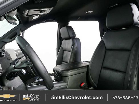 Certified 2025 Chevrolet Tahoe LT AWD/4WD image 5