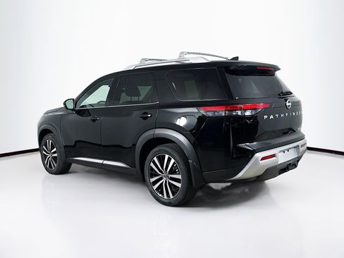 Used 2024 Nissan Pathfinder Platinum w/ Cargo Package image 32