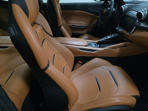 Used 2018 Ferrari GTC4Lusso T image 6