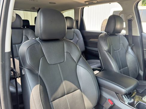Used 2020 Kia Telluride EX w/ EX Premium Package FWD image 36