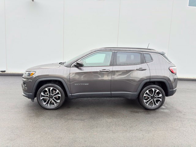 Used 2023 Jeep Compass Limited w/ Sun and Sound Group AWD/4WD image 10