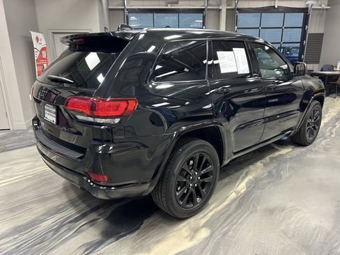 Used 2018 Jeep Grand Cherokee Altitude image 29